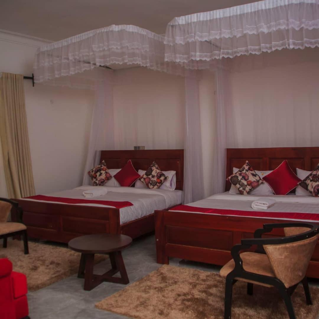 Fortpearls Homestay Fort Portal Екстериор снимка