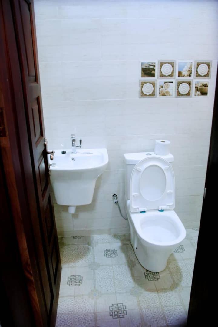 Fortpearls Homestay Fort Portal Екстериор снимка
