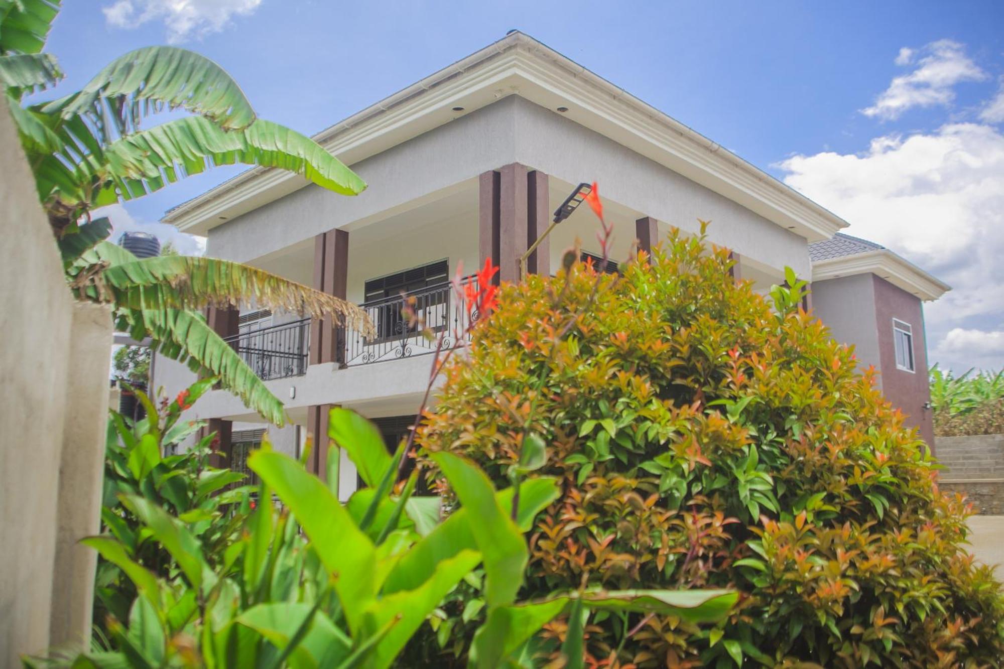 Fortpearls Homestay Fort Portal Екстериор снимка